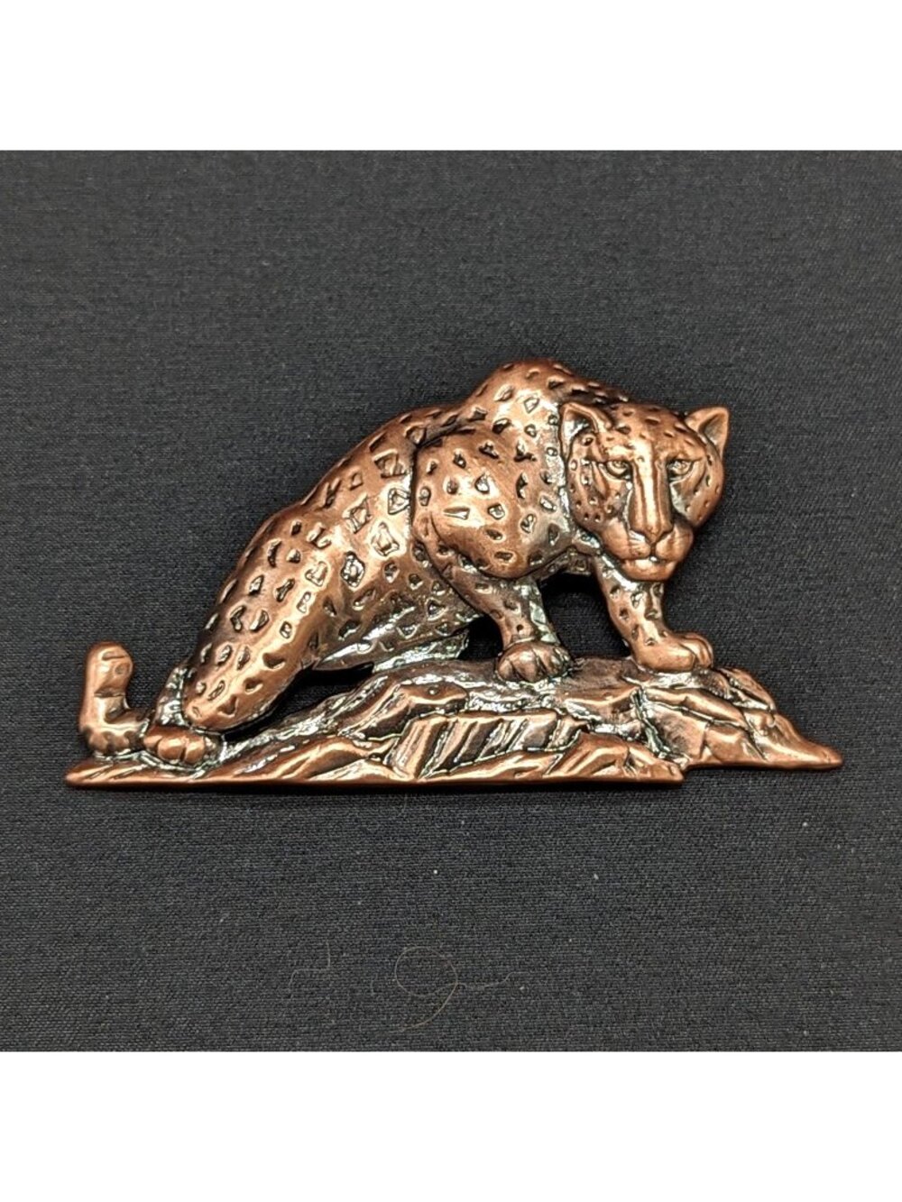 Vintage Leopard Copper-Tone Brooch Pin Pendant With Textured Detailing